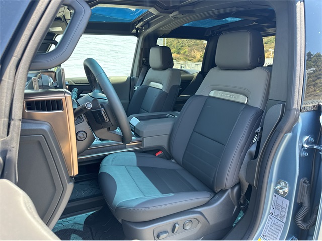 Vehicle image 8 of 38