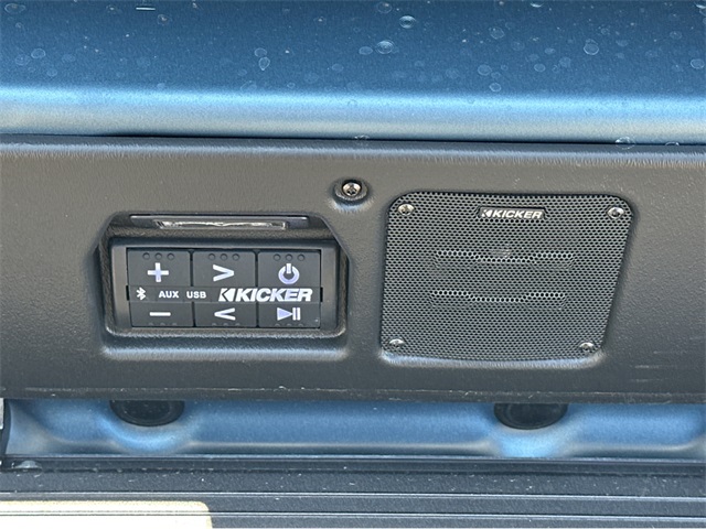 Vehicle image 33 of 38