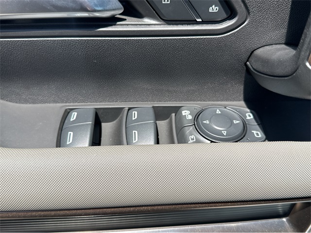 Vehicle image 30 of 38