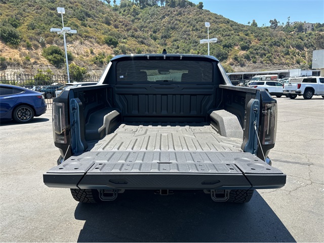 Vehicle image 31 of 38