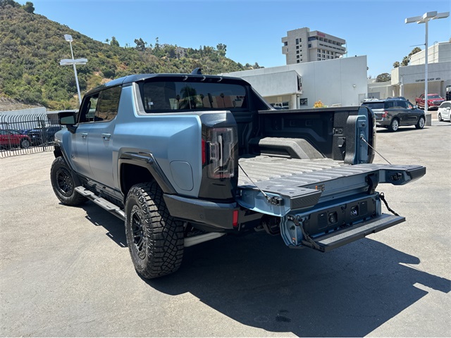 Vehicle image 32 of 38