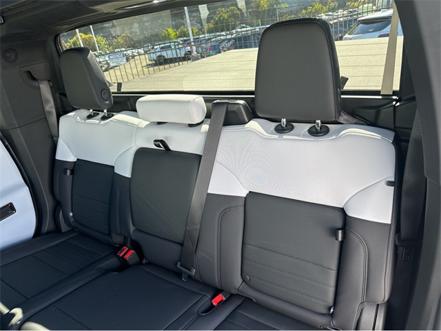 Vehicle image 9 of 38
