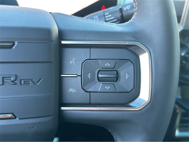 Vehicle image 21 of 38