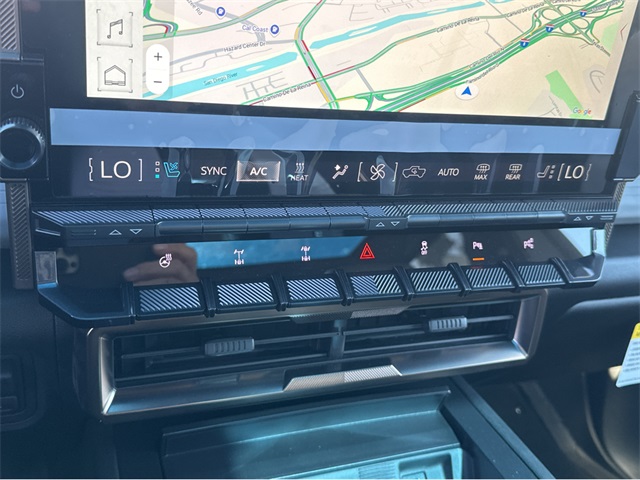 Vehicle image 24 of 38