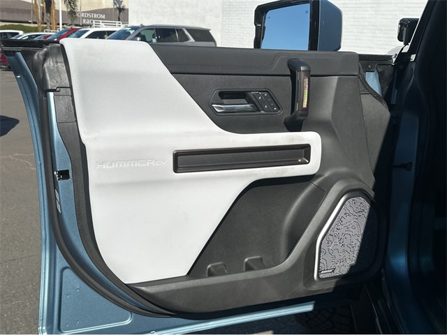 Vehicle image 14 of 38