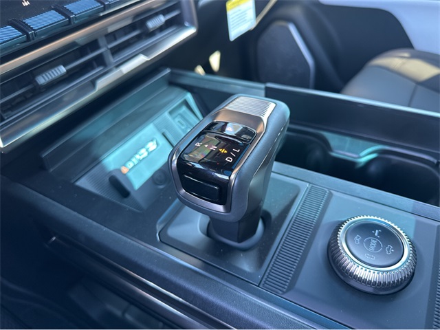 Vehicle image 25 of 38