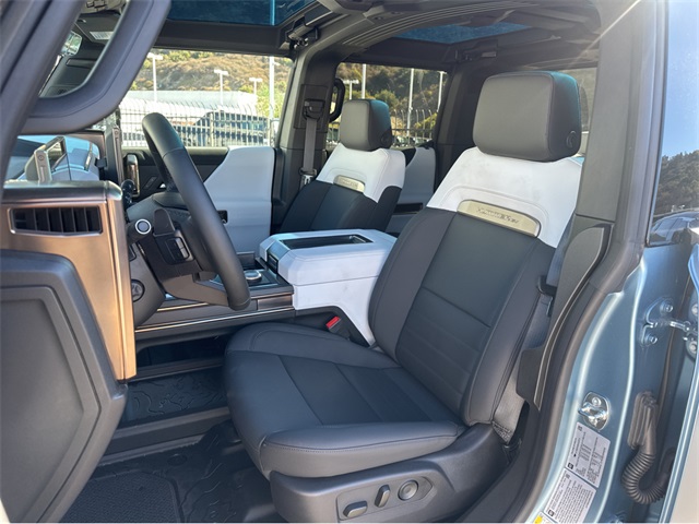 Vehicle image 8 of 38