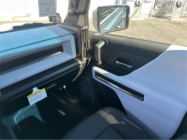 Vehicle image 17 of 38