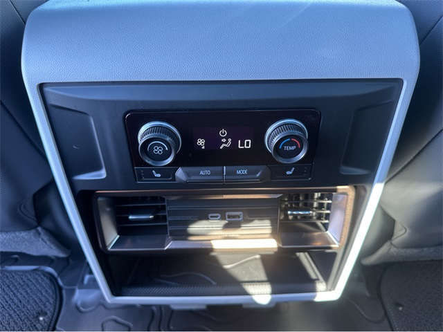 Vehicle image 15 of 38
