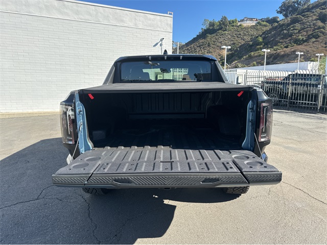 Vehicle image 31 of 38