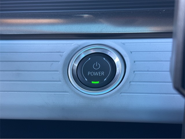 Vehicle image 22 of 38