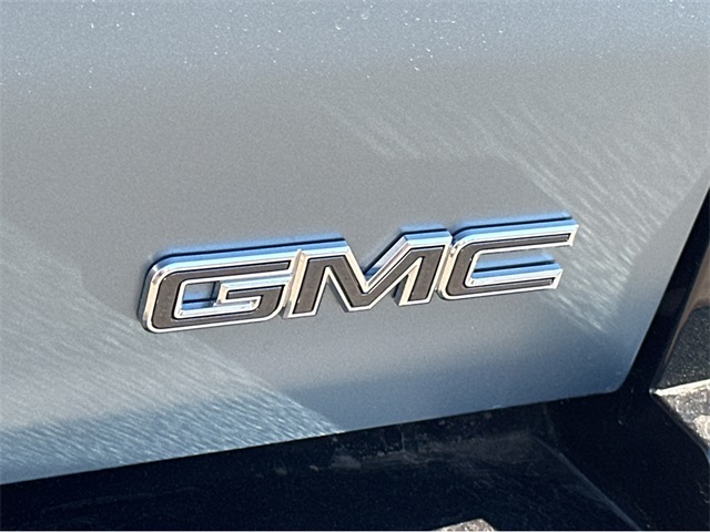 Vehicle image 35 of 38