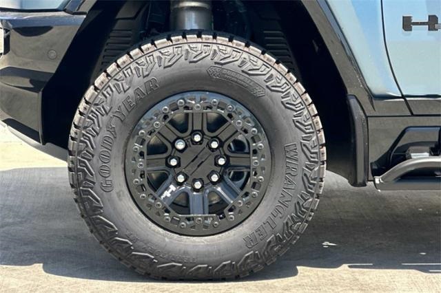 Vehicle image 9 of 32