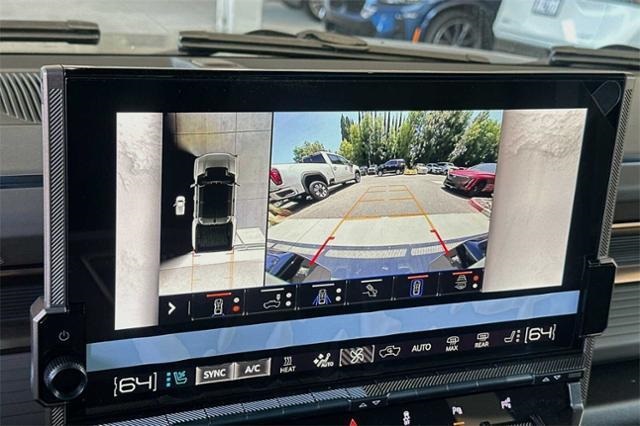 Vehicle image 16 of 32