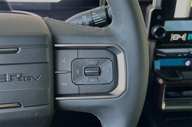 Vehicle image 29 of 32