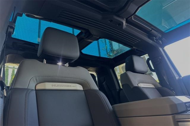 Vehicle image 11 of 32
