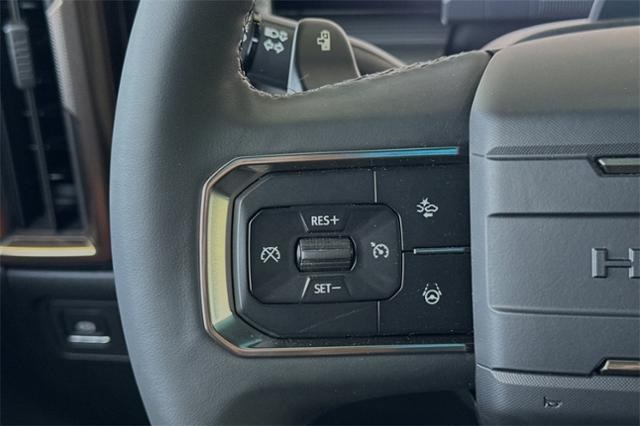 Vehicle image 26 of 32