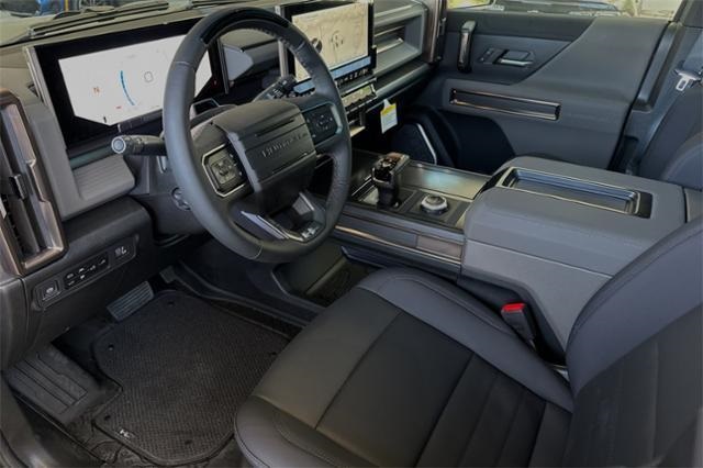 Vehicle image 15 of 32