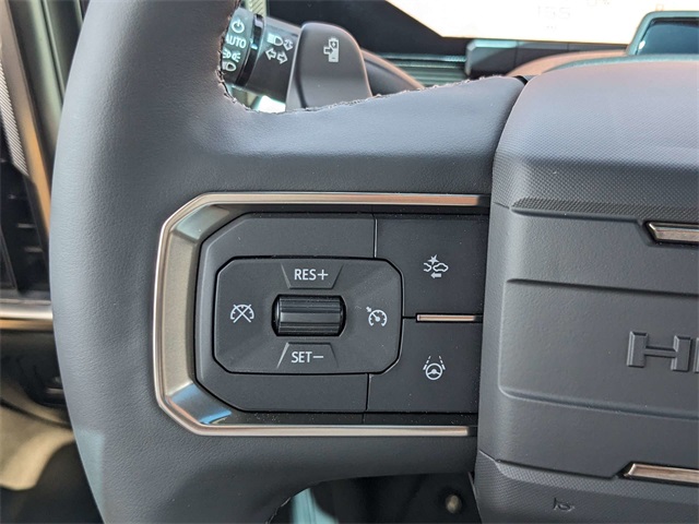 Vehicle image 24 of 33