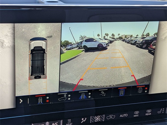 Vehicle image 31 of 33
