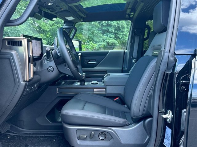 Vehicle image 14 of 25