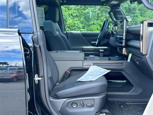 Vehicle image 13 of 25