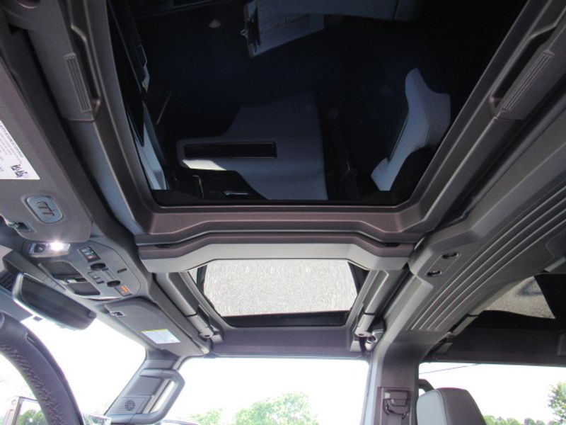 Vehicle image 9 of 24