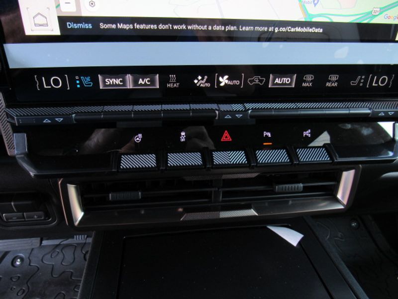 Vehicle image 12 of 24
