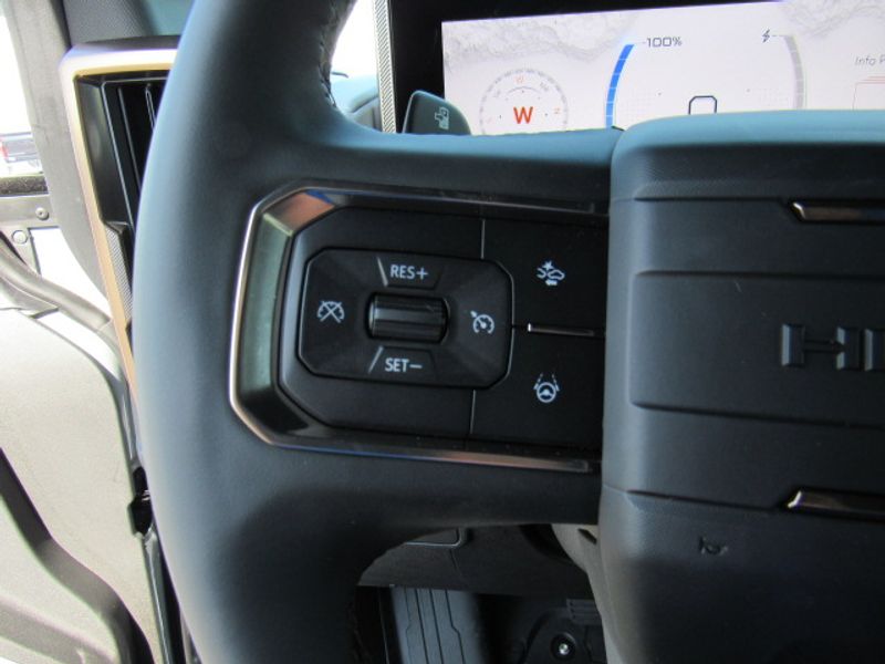 Vehicle image 15 of 24