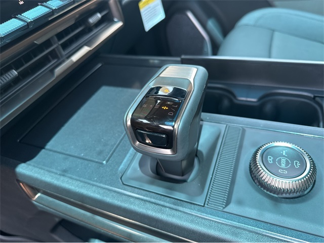 Vehicle image 25 of 38