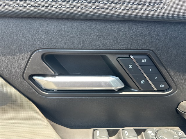 Vehicle image 29 of 38