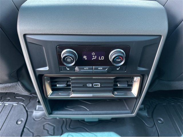Vehicle image 15 of 38