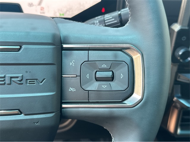Vehicle image 21 of 38