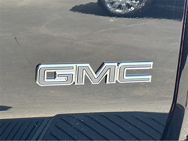 Vehicle image 34 of 38
