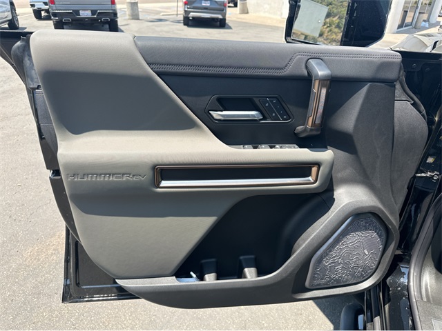 Vehicle image 14 of 38