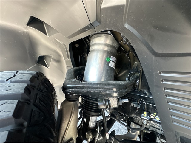 Vehicle image 37 of 38