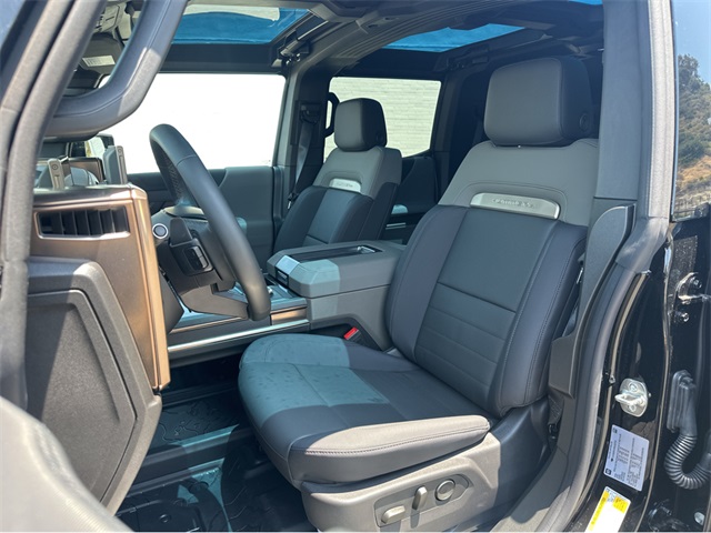 Vehicle image 8 of 38