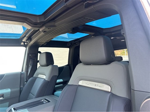 Vehicle image 7 of 38