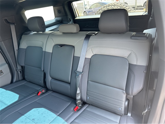 Vehicle image 9 of 38