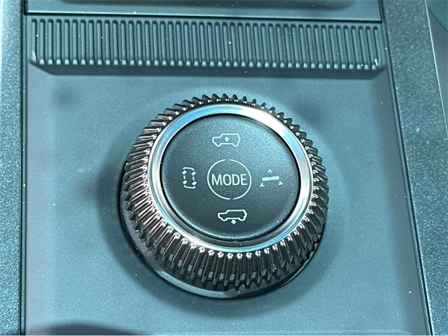 Vehicle image 26 of 38
