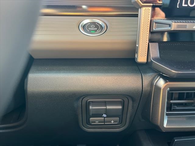 Vehicle image 26 of 30