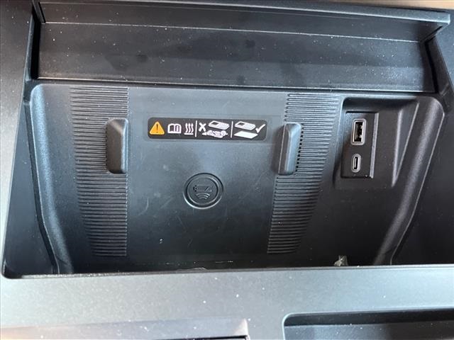 Vehicle image 24 of 30