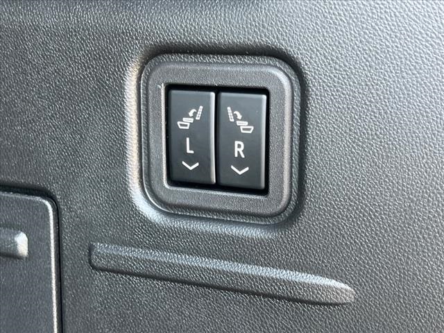 Vehicle image 15 of 30