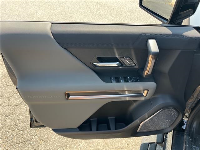 Vehicle image 21 of 30