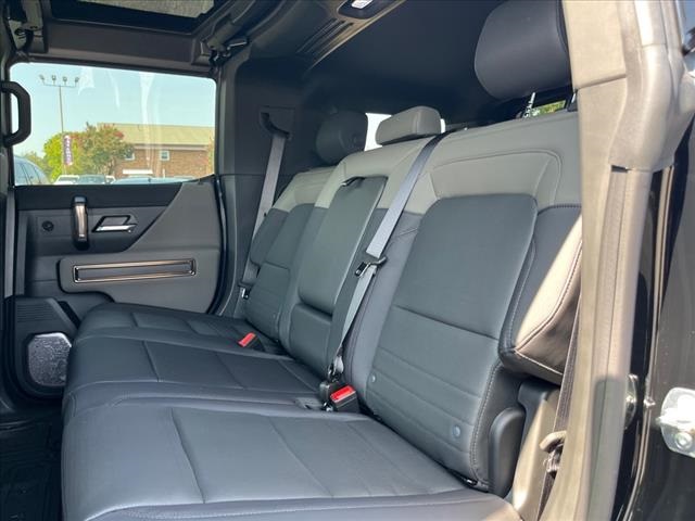 Vehicle image 18 of 30