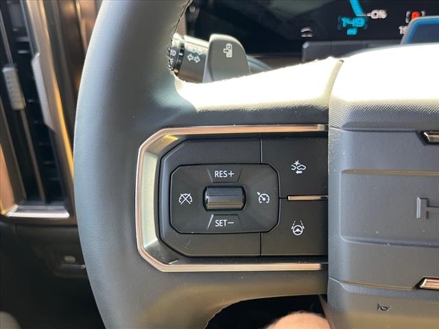 Vehicle image 28 of 30