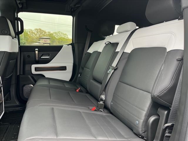 Vehicle image 17 of 30