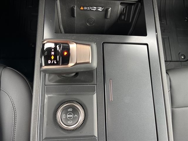 Vehicle image 23 of 30