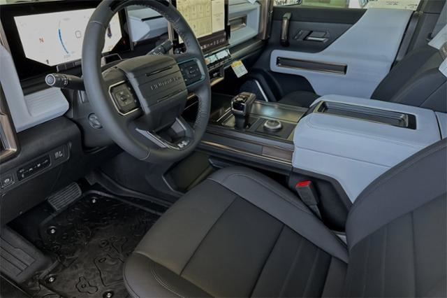 Vehicle image 15 of 32