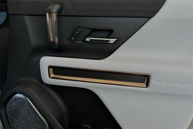 Vehicle image 31 of 32